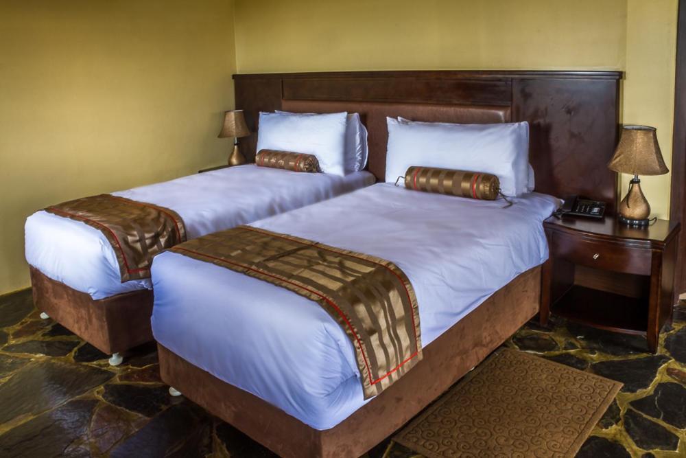 Lobatse Big Valley Game Lodge מראה חיצוני תמונה