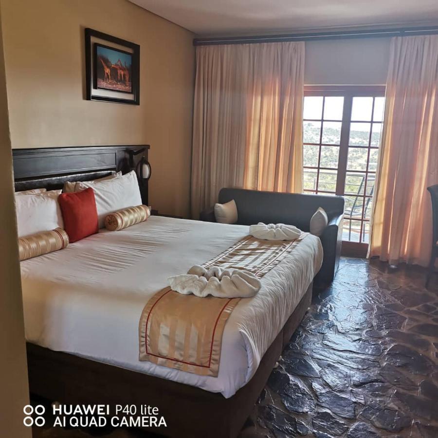 Lobatse Big Valley Game Lodge מראה חיצוני תמונה