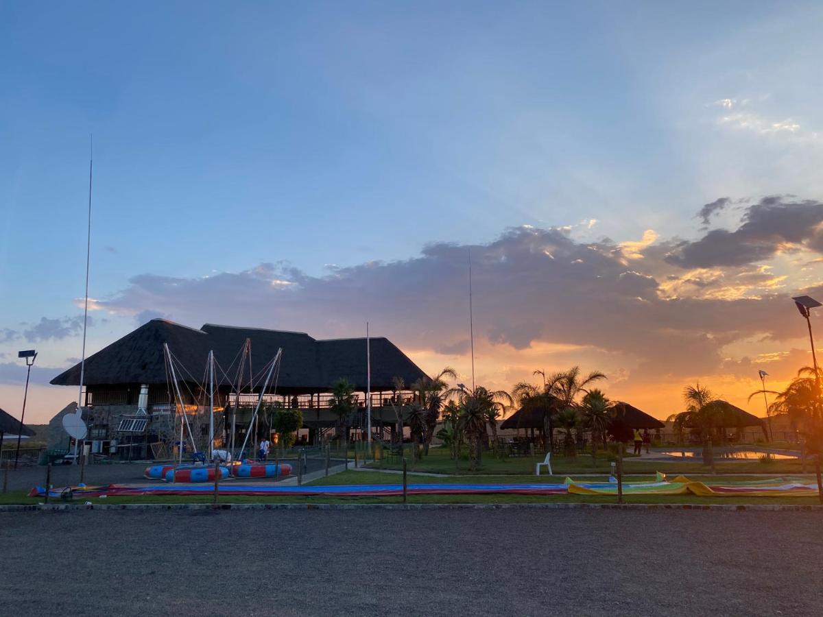 Lobatse Big Valley Game Lodge מראה חיצוני תמונה